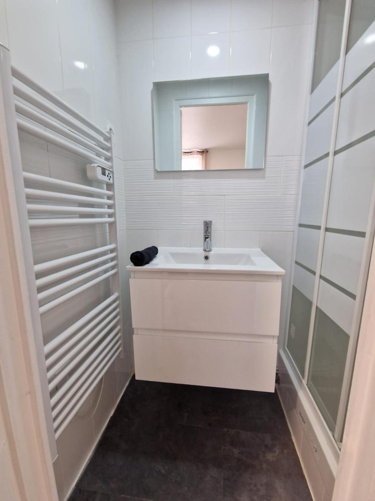 Appartement Hyper Centre Cosy Avec Balcon 샤토덩 외부 사진