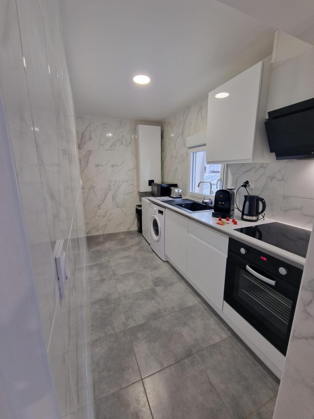 Appartement Hyper Centre Cosy Avec Balcon 샤토덩 외부 사진